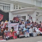 Opposition protest outside Maldivian Embassy in Sri Lanka