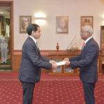 New Indian ambassador presents credentials